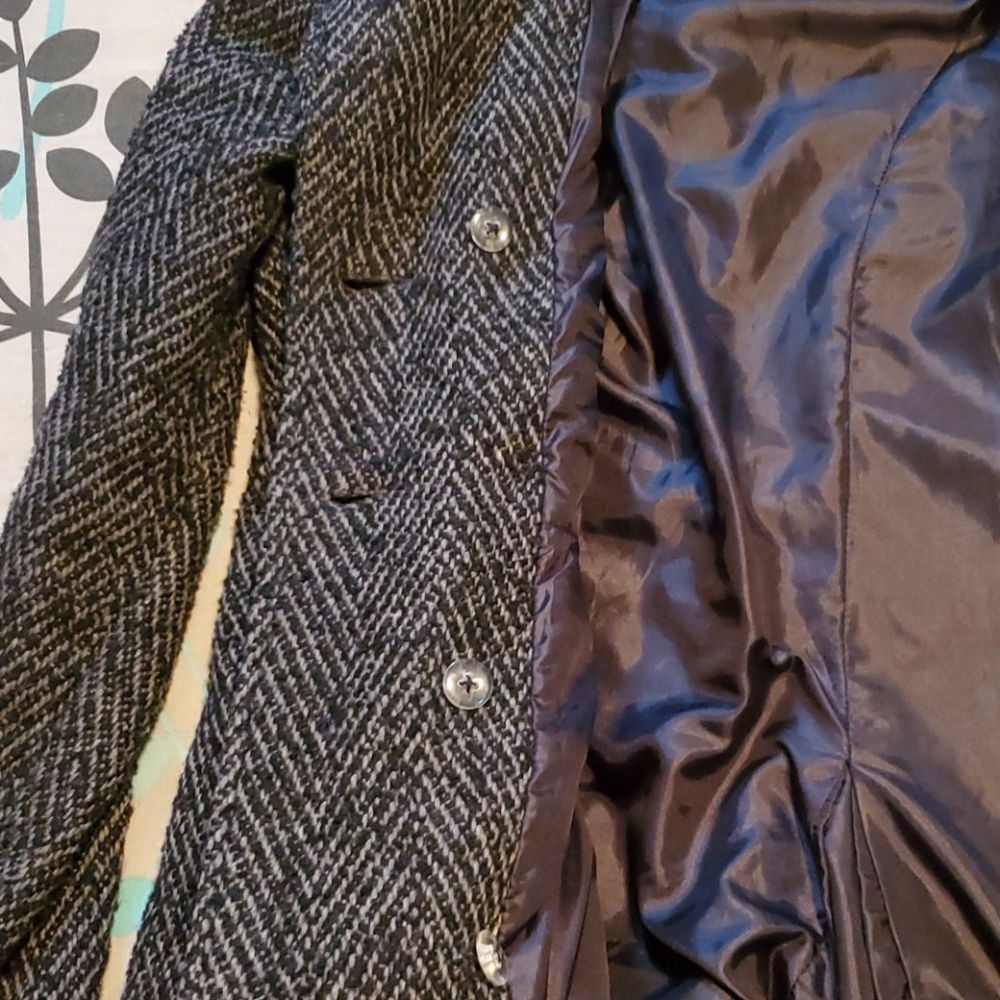 Coat - Picture 3 of 8